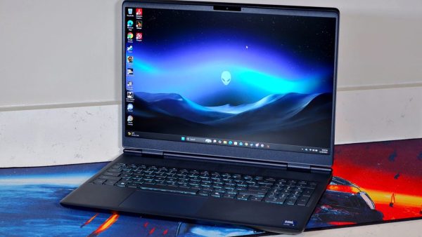 بررسی لپ‌تاپ گیمینگ Alienware Aurora 16X: ستاره‌ای در میانه میدان