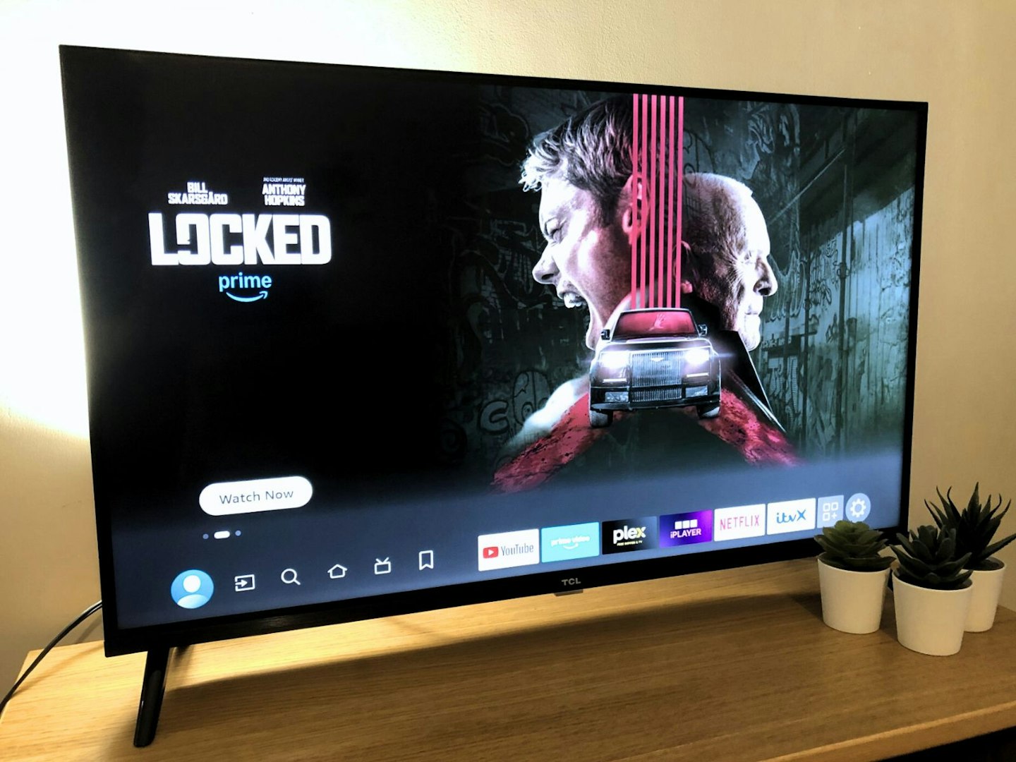 One of the best 32-inch TVs showing apps and amazon prime movie